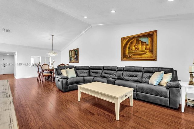 359 Fairway Circle 59, Weston, FL 33326