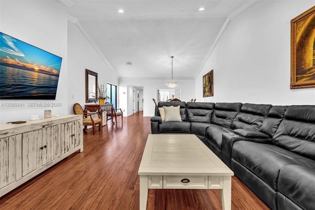 359 Fairway Circle 59, Weston, FL 33326
