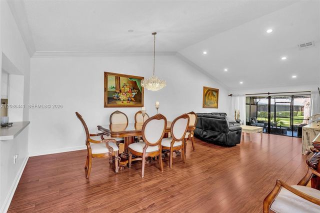 359 Fairway Circle 59, Weston, FL 33326