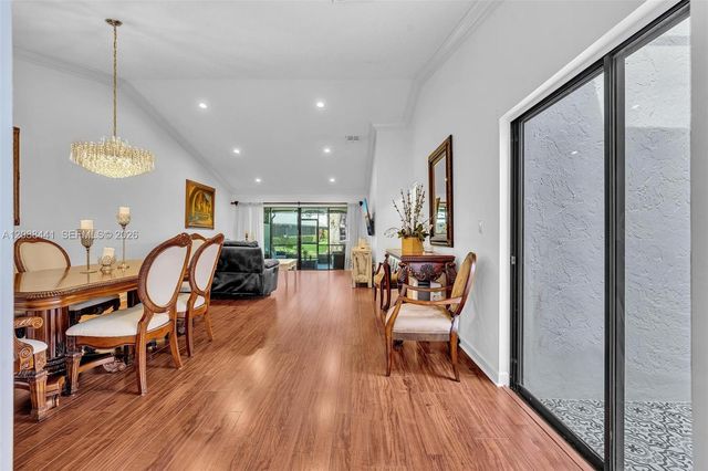 359 Fairway Circle 59, Weston, FL 33326