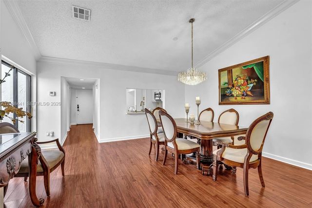 359 Fairway Circle 59, Weston, FL 33326