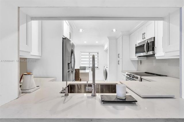 359 Fairway Circle 59, Weston, FL 33326