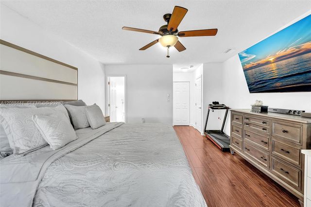 359 Fairway Circle 59, Weston, FL 33326