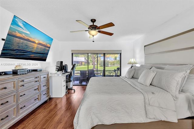 359 Fairway Circle 59, Weston, FL 33326