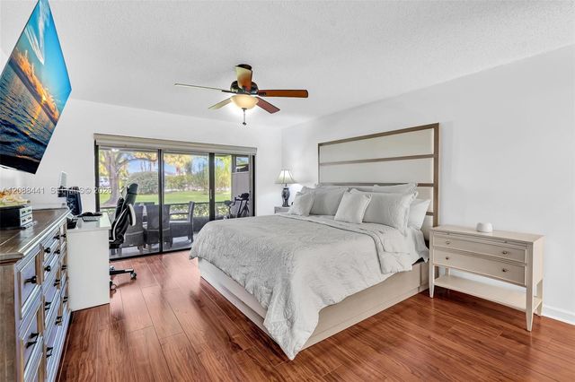 359 Fairway Circle 59, Weston, FL 33326