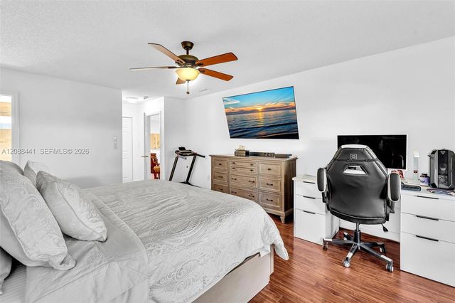 359 Fairway Circle 59, Weston, FL 33326