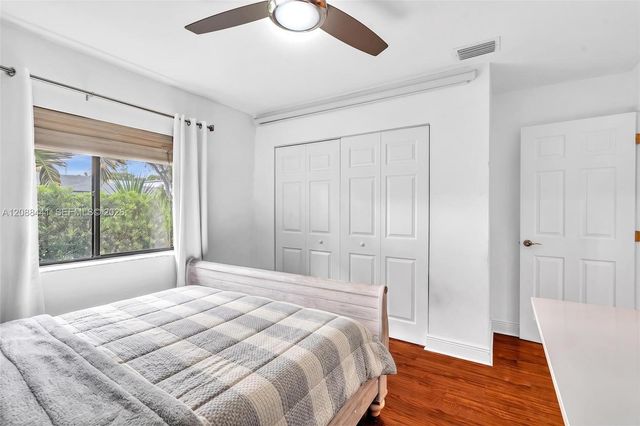 359 Fairway Circle 59, Weston, FL 33326