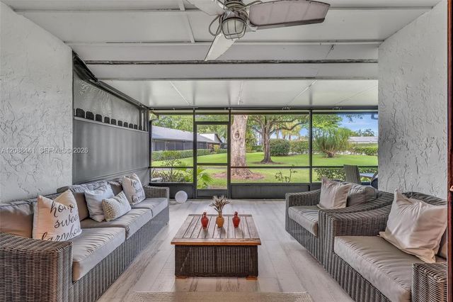 359 Fairway Circle 59, Weston, FL 33326