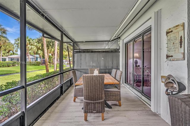 359 Fairway Circle 59, Weston, FL 33326