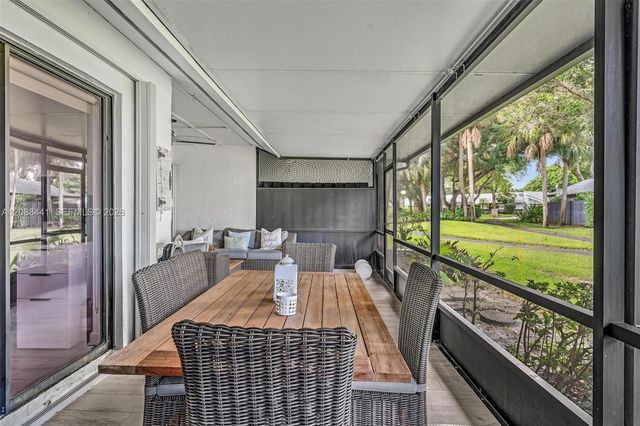 359 Fairway Circle 59, Weston, FL 33326
