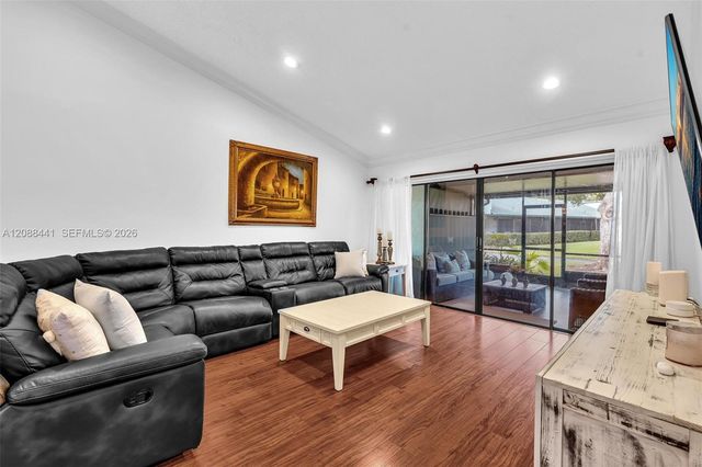 359 Fairway Circle 59, Weston, FL 33326