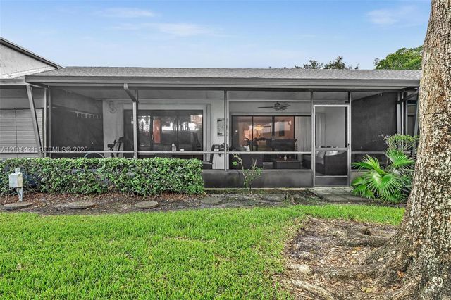 359 Fairway Circle 59, Weston, FL 33326
