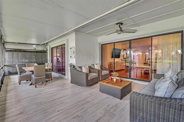 359 Fairway Circle 59, Weston, FL 33326