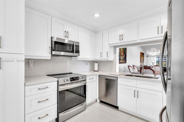 359 Fairway Circle 59, Weston, FL 33326