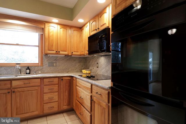 37 ABBY PL, State College, PA 16803