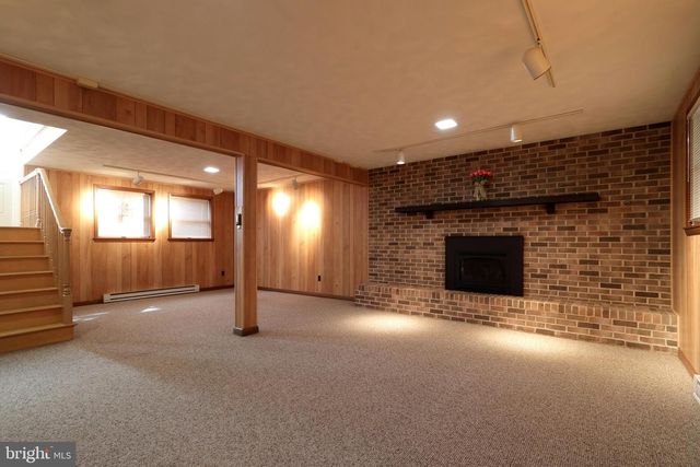 37 ABBY PL, State College, PA 16803