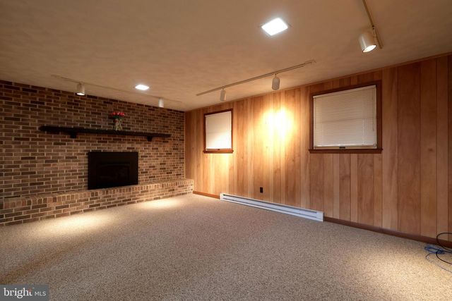 37 ABBY PL, State College, PA 16803