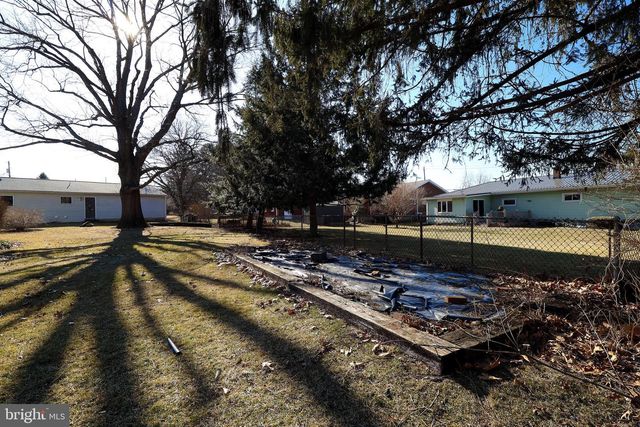 37 ABBY PL, State College, PA 16803