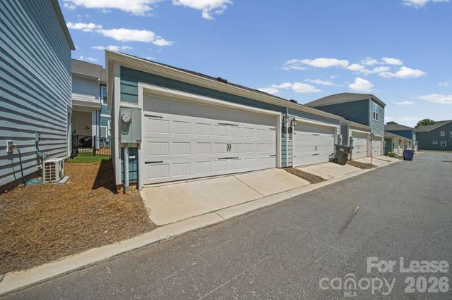 10037 Mamillion Drive, Huntersville, NC 28078
