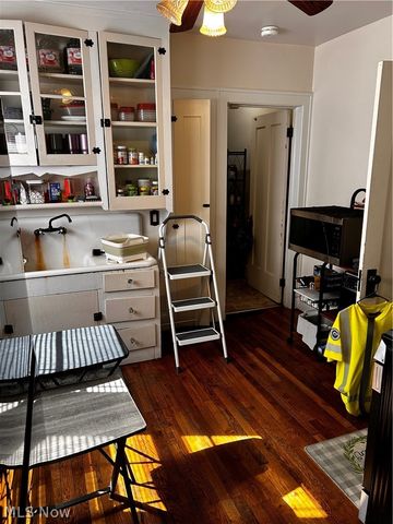 8910 Jeffries Avenue, Cleveland, OH 44105