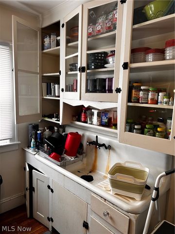 8910 Jeffries Avenue, Cleveland, OH 44105