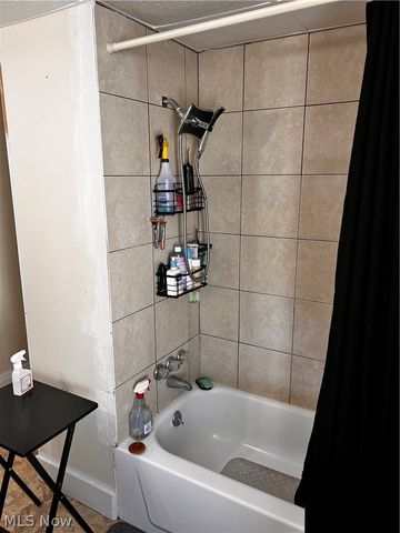 8910 Jeffries Avenue, Cleveland, OH 44105