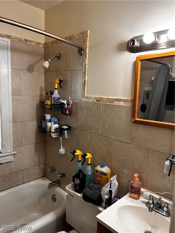 8910 Jeffries Avenue, Cleveland, OH 44105