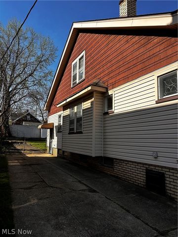 8910 Jeffries Avenue, Cleveland, OH 44105