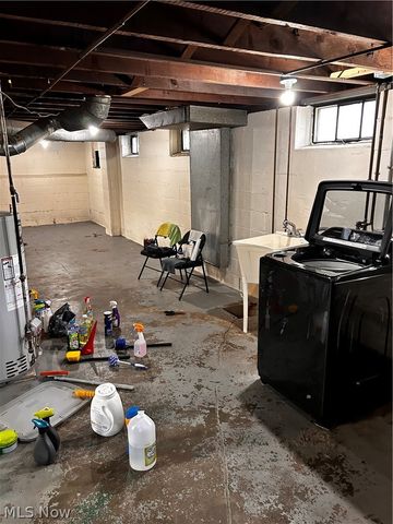 8910 Jeffries Avenue, Cleveland, OH 44105