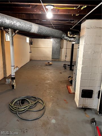 8910 Jeffries Avenue, Cleveland, OH 44105