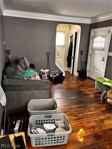 8910 Jeffries Avenue, Cleveland, OH 44105