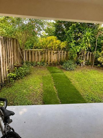 700 NOTTINGHAM Circle E, Greenacres, FL 33463