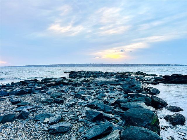 1 Tower Drive 406, Portsmouth, RI 02871