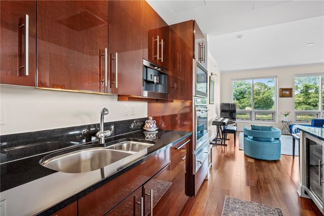 1 Tower Drive 406, Portsmouth, RI 02871