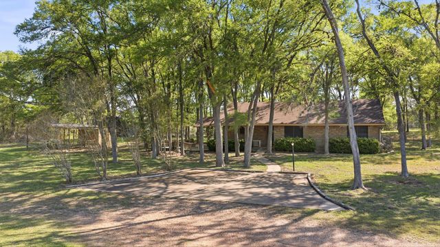 4001 Zoo Lane, Brenham, TX 77833