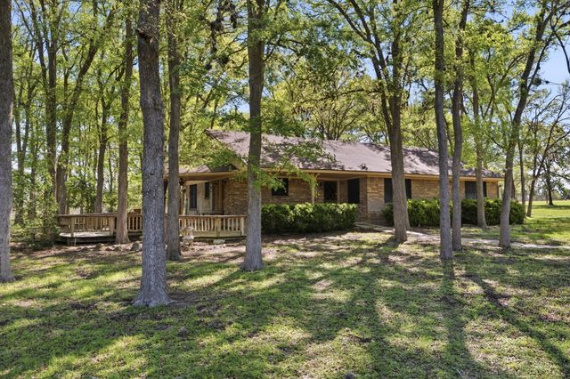 4001 Zoo Lane, Brenham, TX 77833
