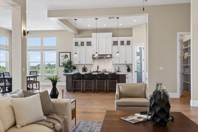 2020 Swingle Rd, Folsom, CA 95630