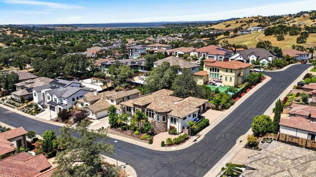 2020 Swingle Rd, Folsom, CA 95630