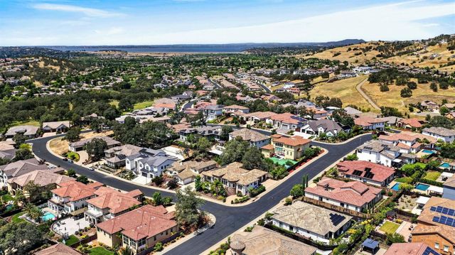 2020 Swingle Rd, Folsom, CA 95630