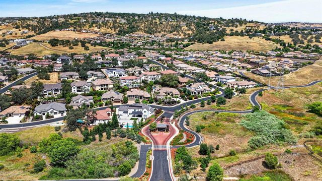 2020 Swingle Rd, Folsom, CA 95630