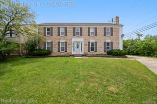 5510 Greenbriar Drive, West Bloomfield Charter Township, MI 48322