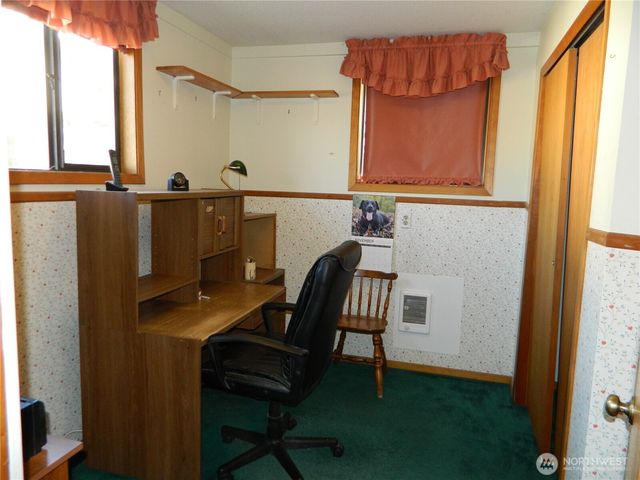 19 3rd Street E, Tonasket, WA 98855