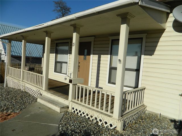 19 3rd Street E, Tonasket, WA 98855