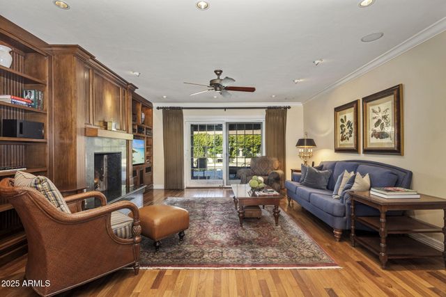 516 W LAWRENCE Road, Phoenix, AZ 85013