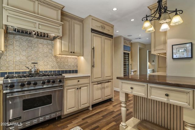 516 W LAWRENCE Road, Phoenix, AZ 85013