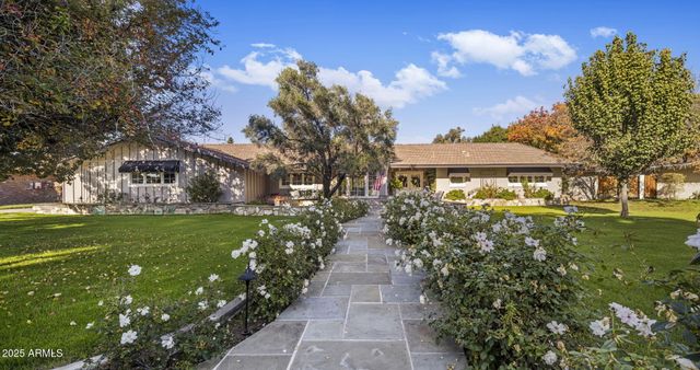 516 W LAWRENCE Road, Phoenix, AZ 85013