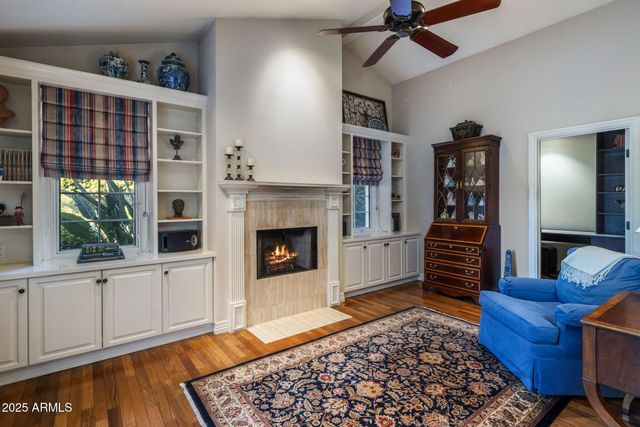 516 W LAWRENCE Road, Phoenix, AZ 85013