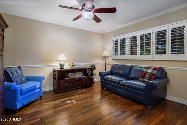 516 W LAWRENCE Road, Phoenix, AZ 85013