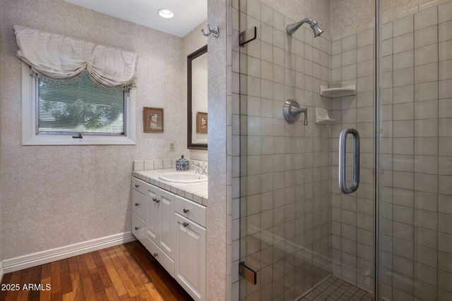 516 W LAWRENCE Road, Phoenix, AZ 85013