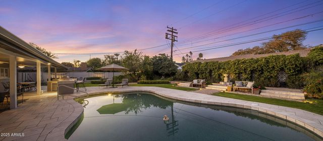 516 W LAWRENCE Road, Phoenix, AZ 85013